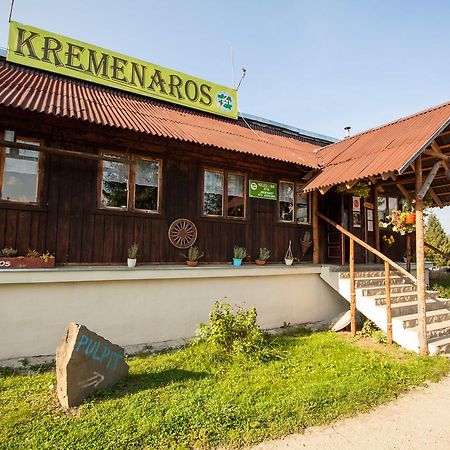 Kremenaros Hostel Ustrzyki Gorne Exterior photo