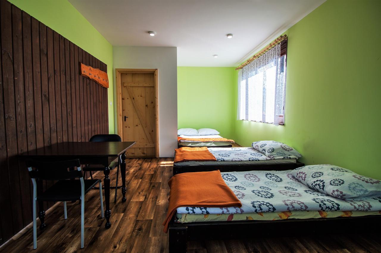 Kremenaros Hostel Ustrzyki Gorne Exterior photo